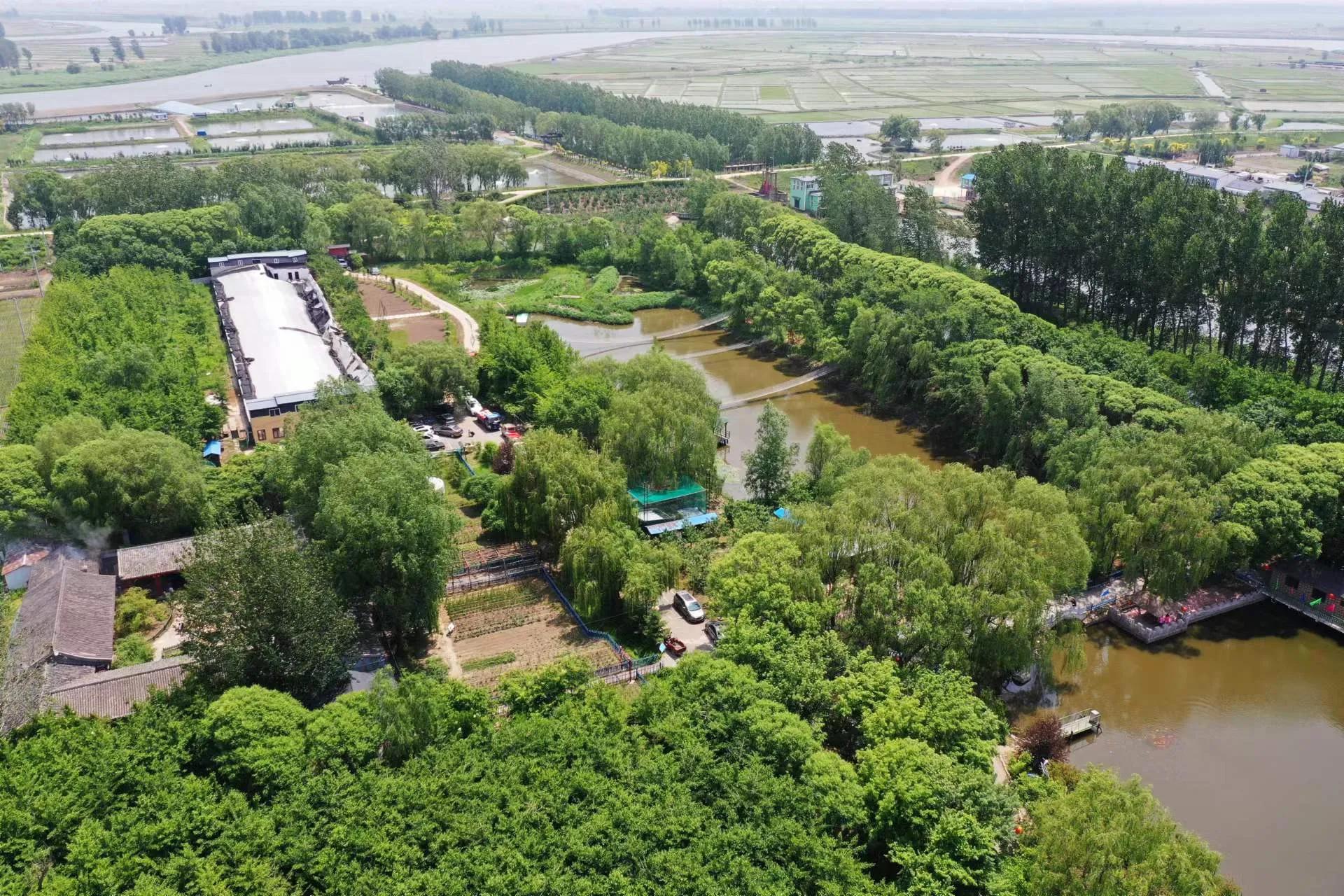 一湾碧水漾清波,一湾碧水潺潺