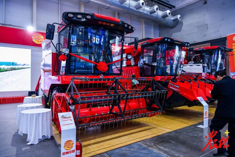 2020年联合收割机多少钱一台,最新款链条联合收割机