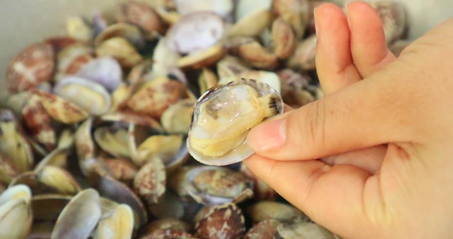 张文宏谈奥密克戎毒性,张文宏说奥密克戎感染后会咬人