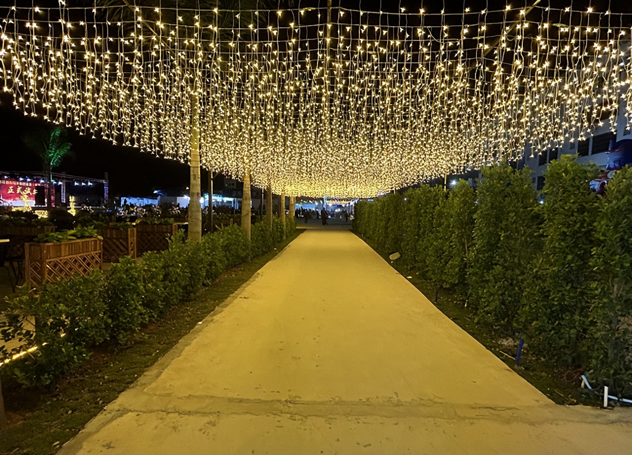 白马井特色旅游夜市广场开门了么,白马井新开的夜市