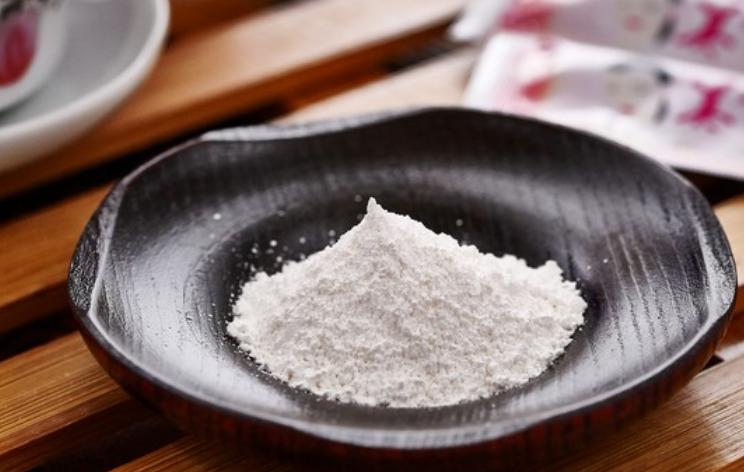 宠物狗尿里带血是怎么回事啊,公狗小狗小便的地方发红怎么回事