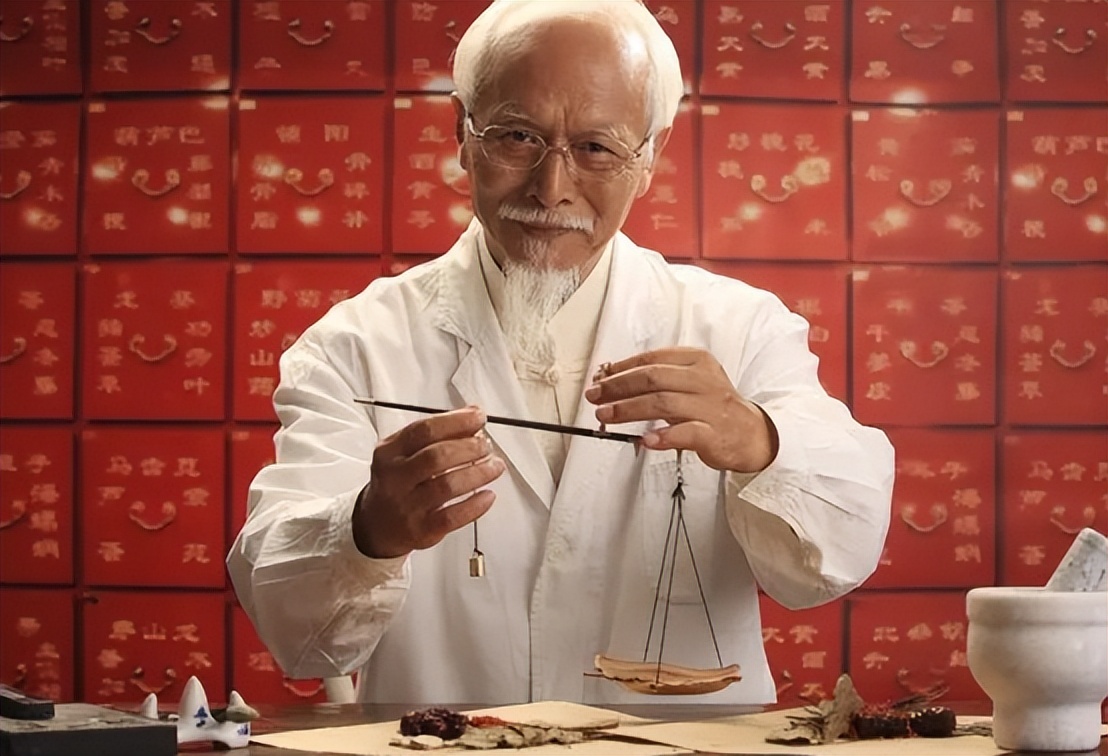 女人总是腰凉什么原因,女性坐着腰痛腰凉的原因有哪些