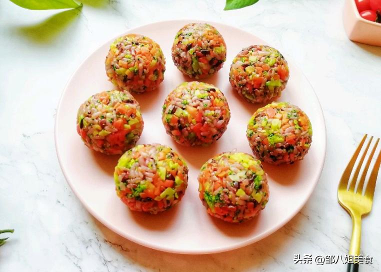 夏天营养早餐必备食物有哪些,夏天做什么早餐最赚钱