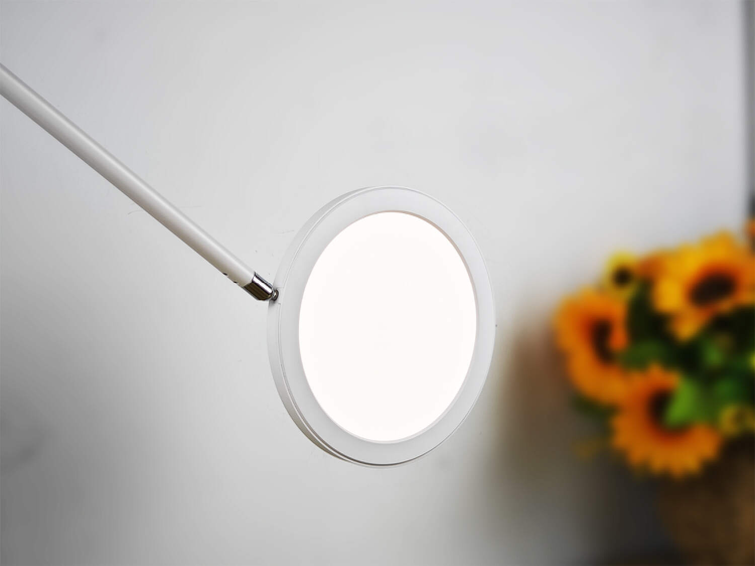 无蓝光无频闪全光谱护眼灯,无蓝光无眩光护眼灯