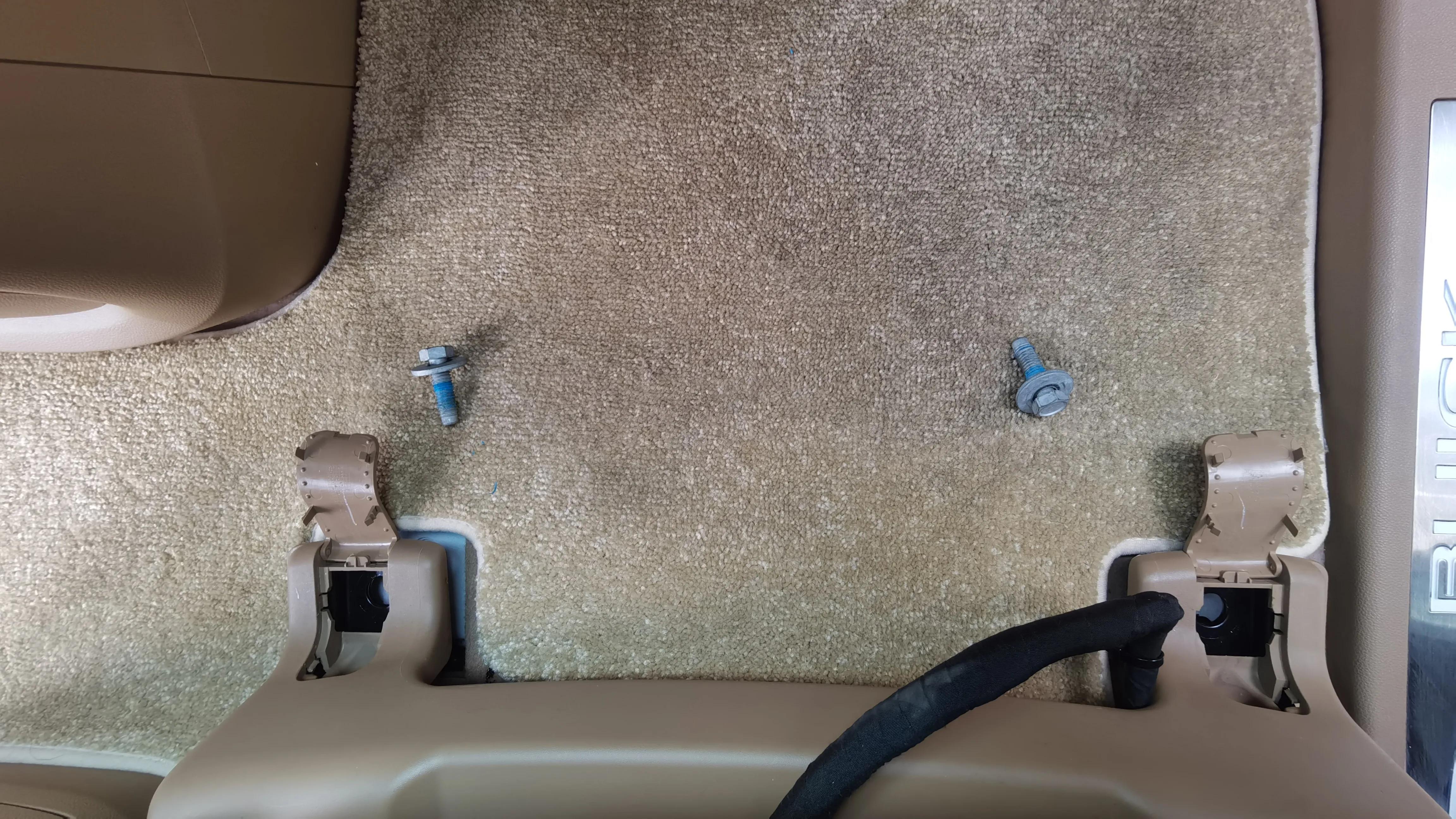 别克gl8扶手箱220v电源怎么接,别克gl8安装原车扶手箱