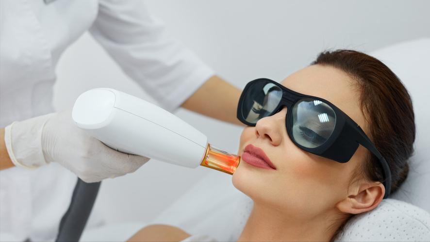 红霉素软膏可以治疗手上老年斑,红霉素软膏可以去除老年斑么