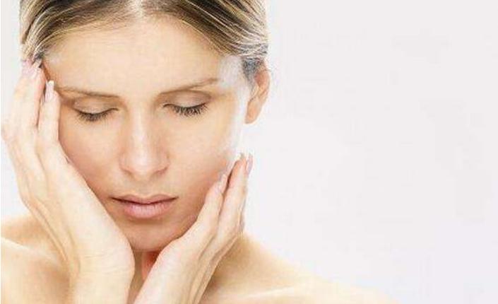 冬天身体干燥起皮屑怎么办穿什么,一脱秋裤就皮屑满天飞