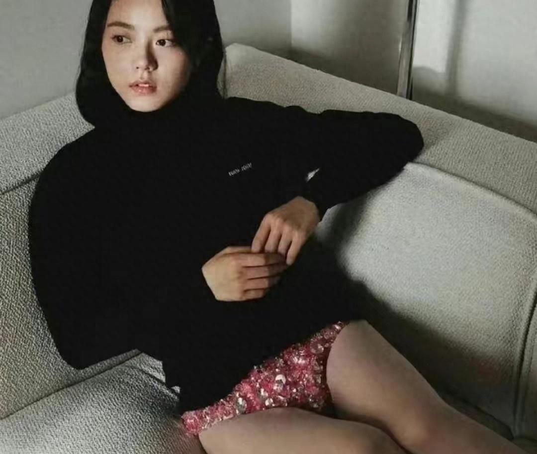 半露*裤内**、露下乳？这些女明星真是把诱惑穿在了身上