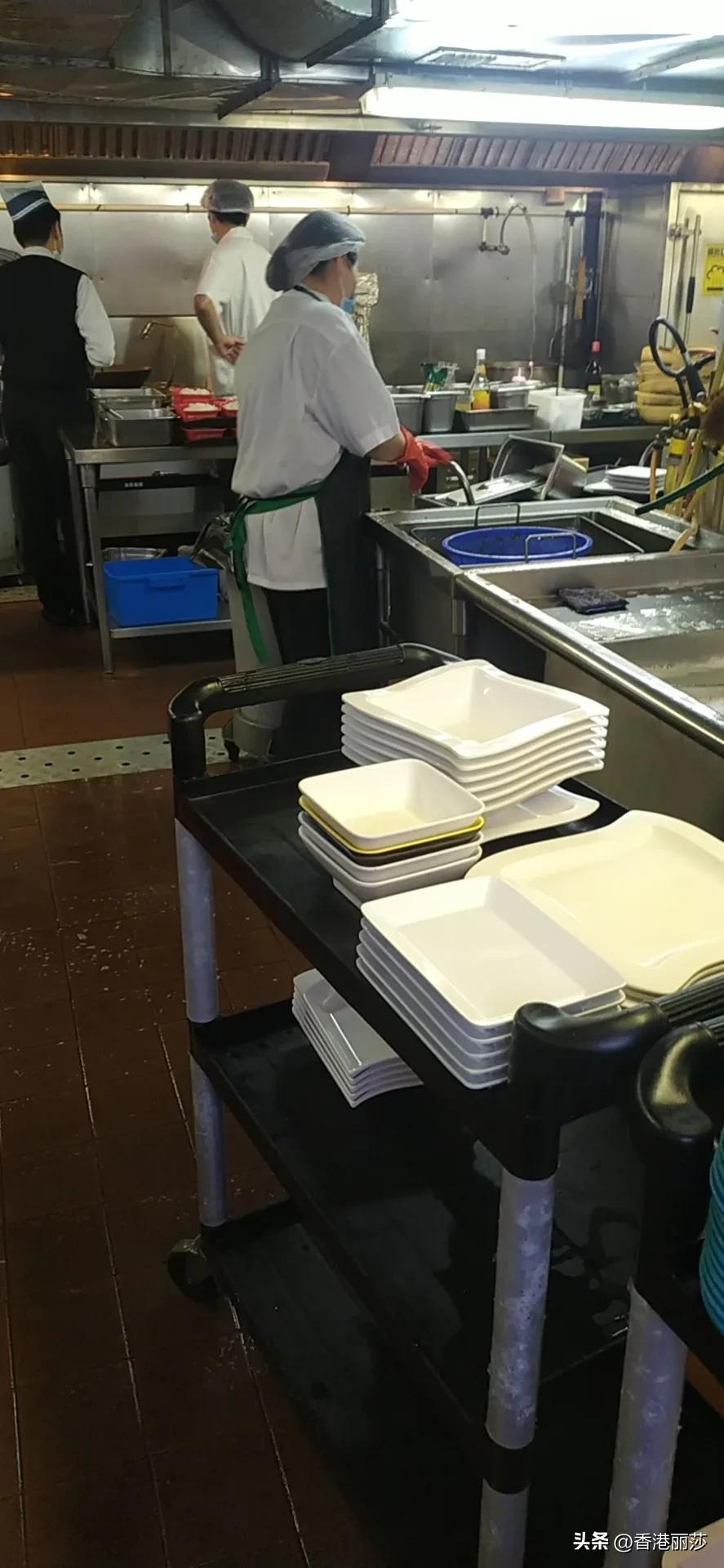 香港新移民:我属蛇的，58岁还在做洗碗工，还有比我更苦的人吗？