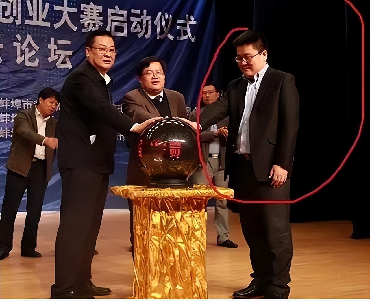 疯狂敛财700亿，在缅北组建私人武装，这个高中生有多狠？