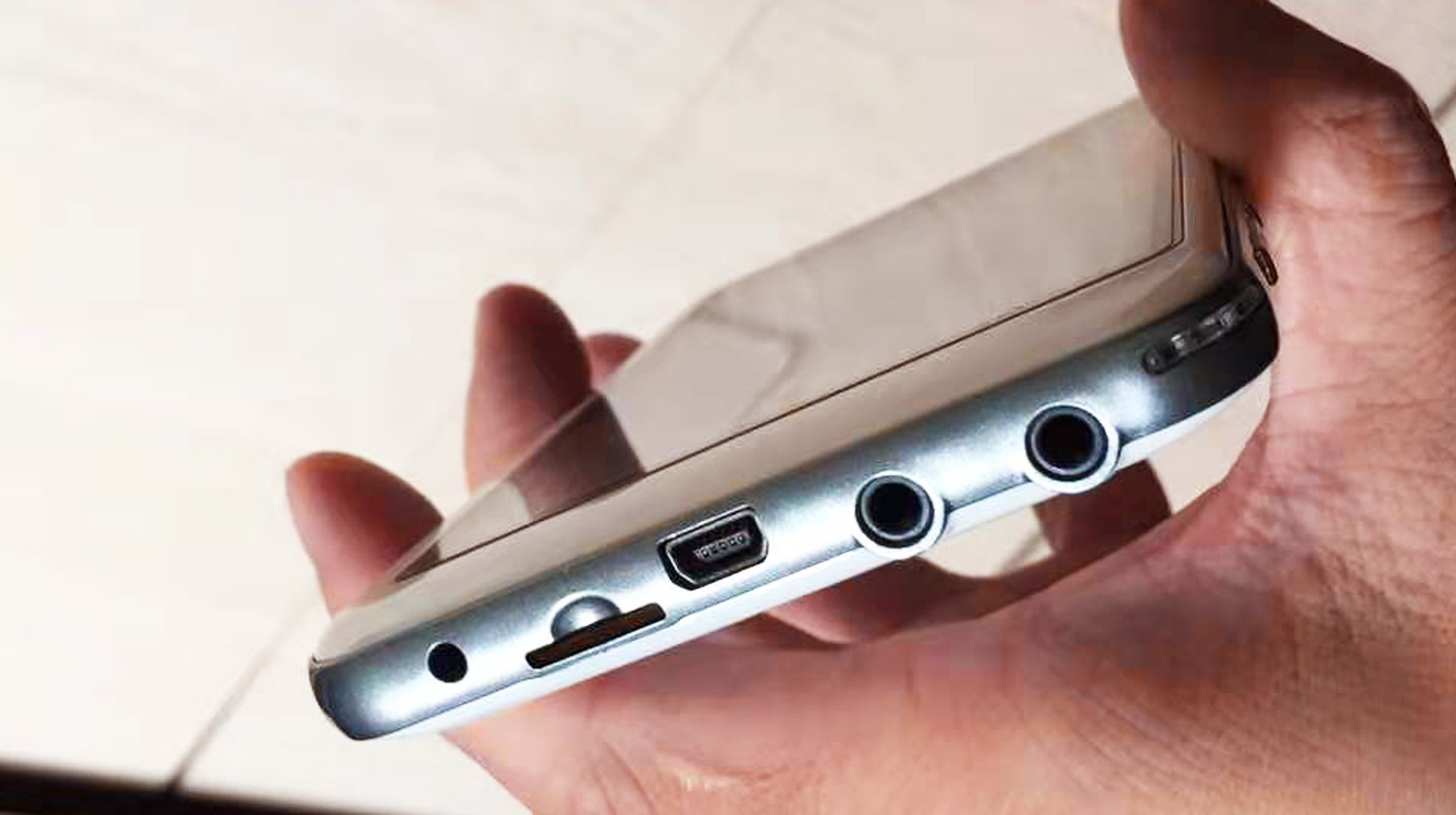 高清屏幕看电影，体验这款国产MP4*放播**器，老旧功能玩出新样式