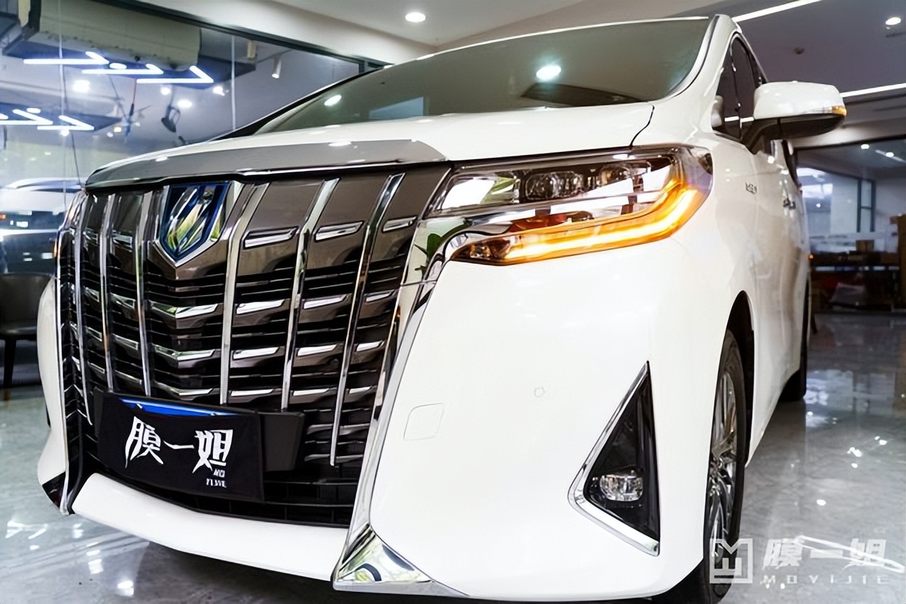 汽车贴膜从里面贴还是从外面贴,汽车贴膜应该贴里面还是贴外面