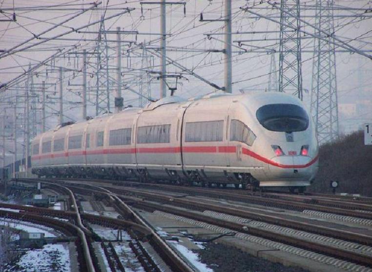 高铁怎么供电视频教程,高铁高压线工作原理