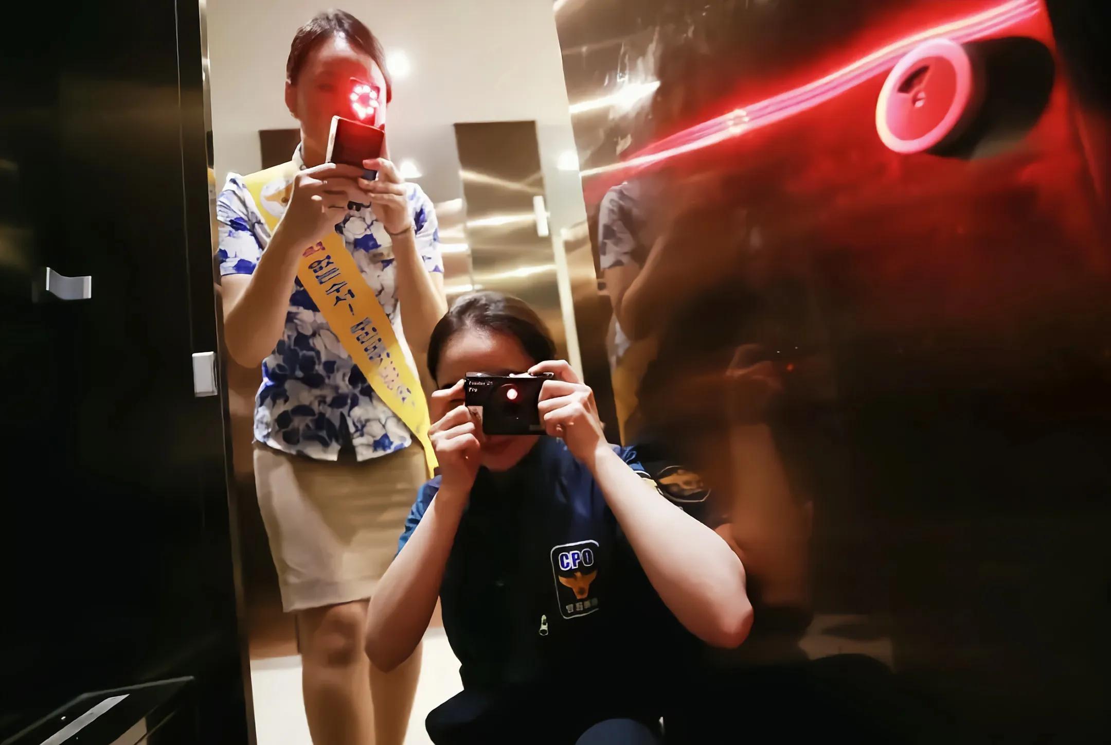 *拍偷**美女自拍如何防止无处不在的*拍偷**，尤其是女性*拍偷**