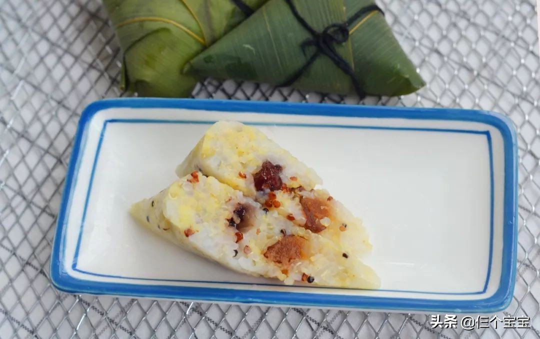 手残党怎么包四角粽子,六个月以上宝宝粽子做法