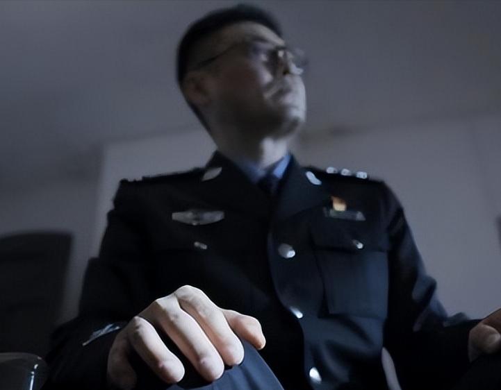 破冰行动李飞为什么开豪车,破冰行动李飞打电话给蔡永强解析