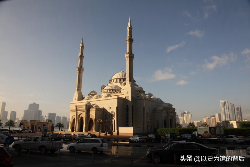 阿联酋7个酋长国贫富差距,阿联酋有哪七个酋长关系