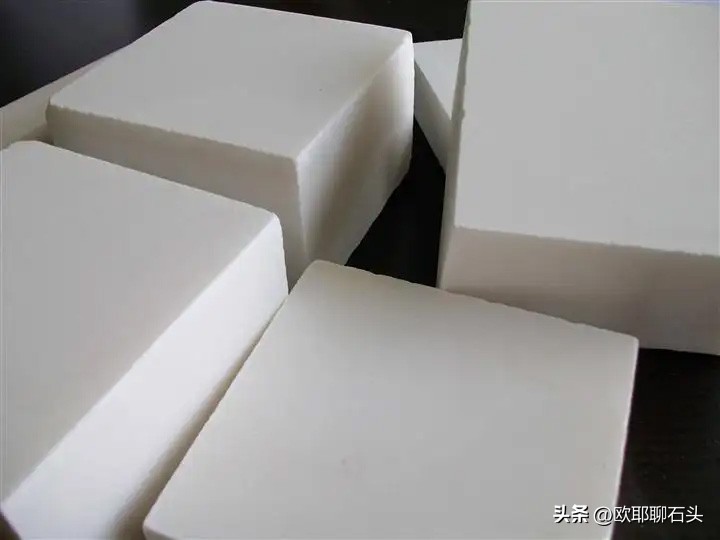 碳酸盐质玉什么样子,天然汉白玉和人造汉白玉哪个值钱