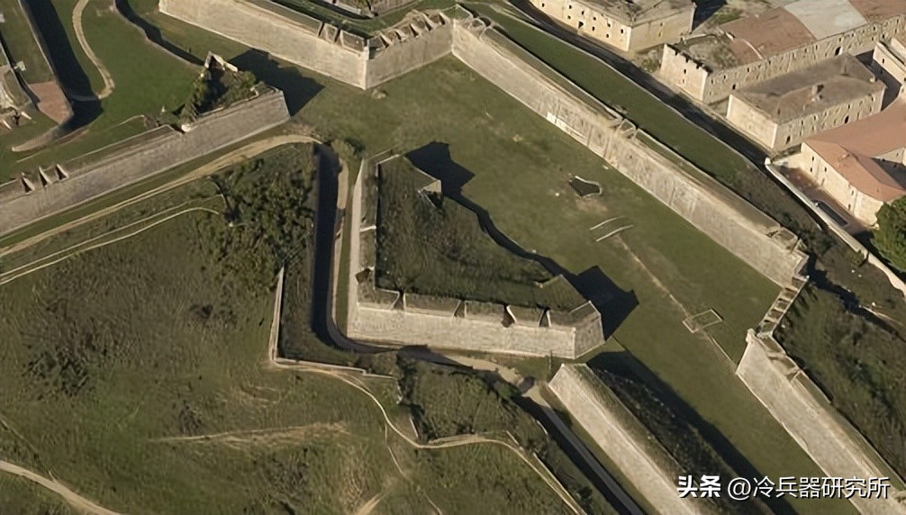 郑成功收复台湾后台湾的历史,跨海远征1700公里