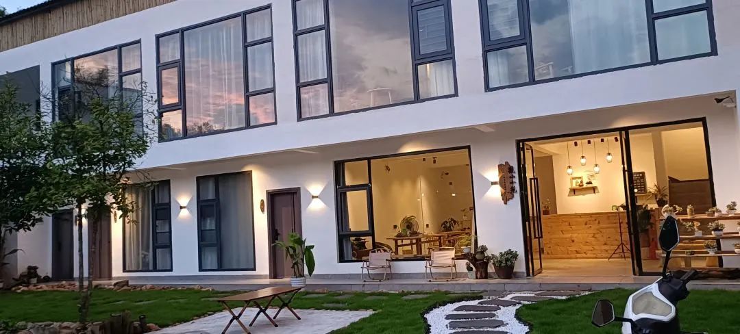 閲戠鍗佹湀鍥藉簡涓鍋囨湡浣忓鏀荤暐,閲戠涔嬬害