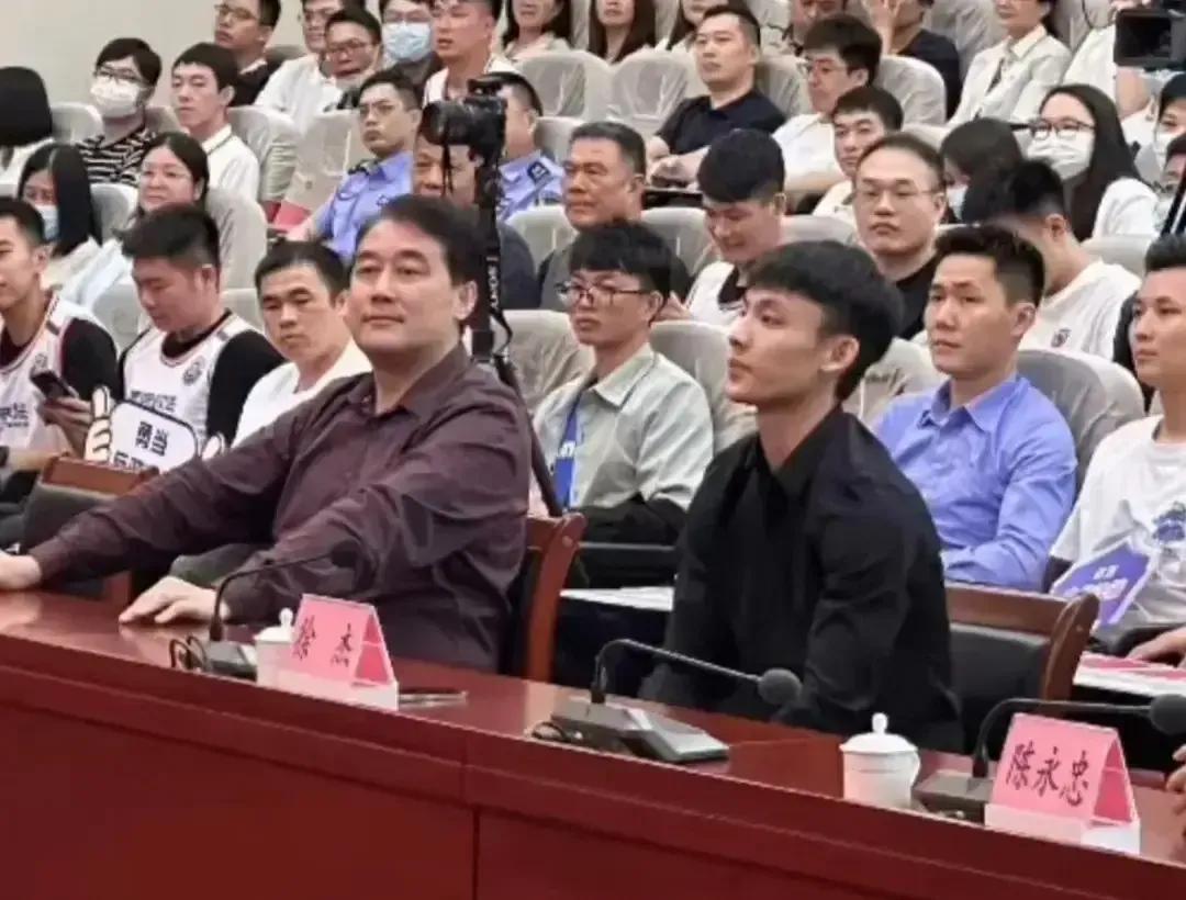 cba广东vs辽宁g3赵继伟徐杰,cba最惹争议的几名裁判