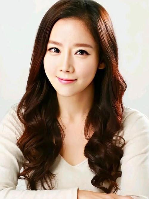 旭日阳刚王旭落魄到地下通道卖艺,旭日阳刚王旭重回公众视线