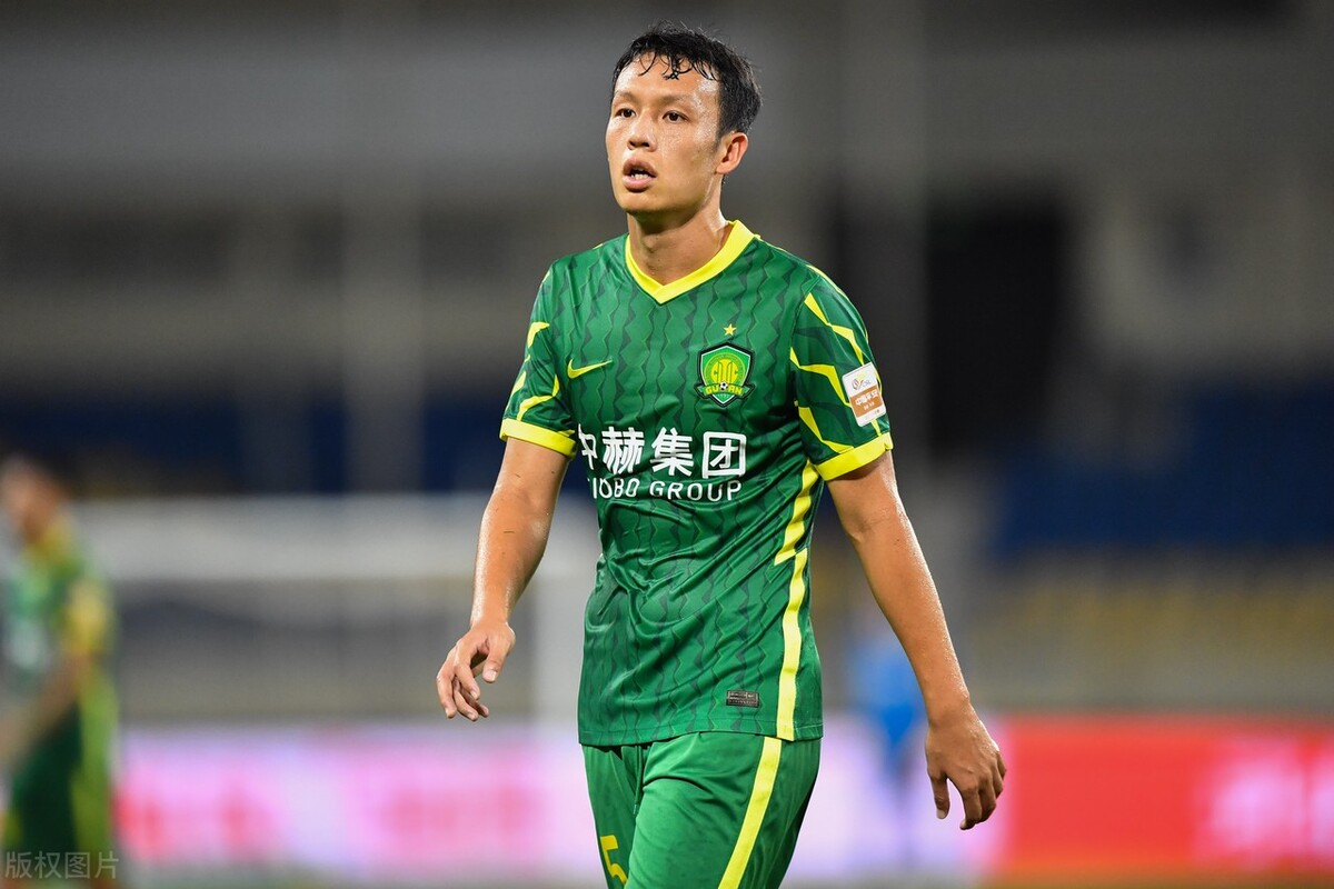 国安俱乐部新帅上任,国安新帅上后卫