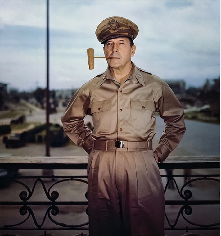 无枪社会的日韩，为啥警察人手一枪？答：听爸爸的话