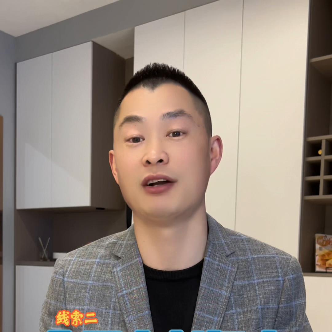 全屋定制做抖音谁做得好,全屋定制和木工现场做家具哪个好