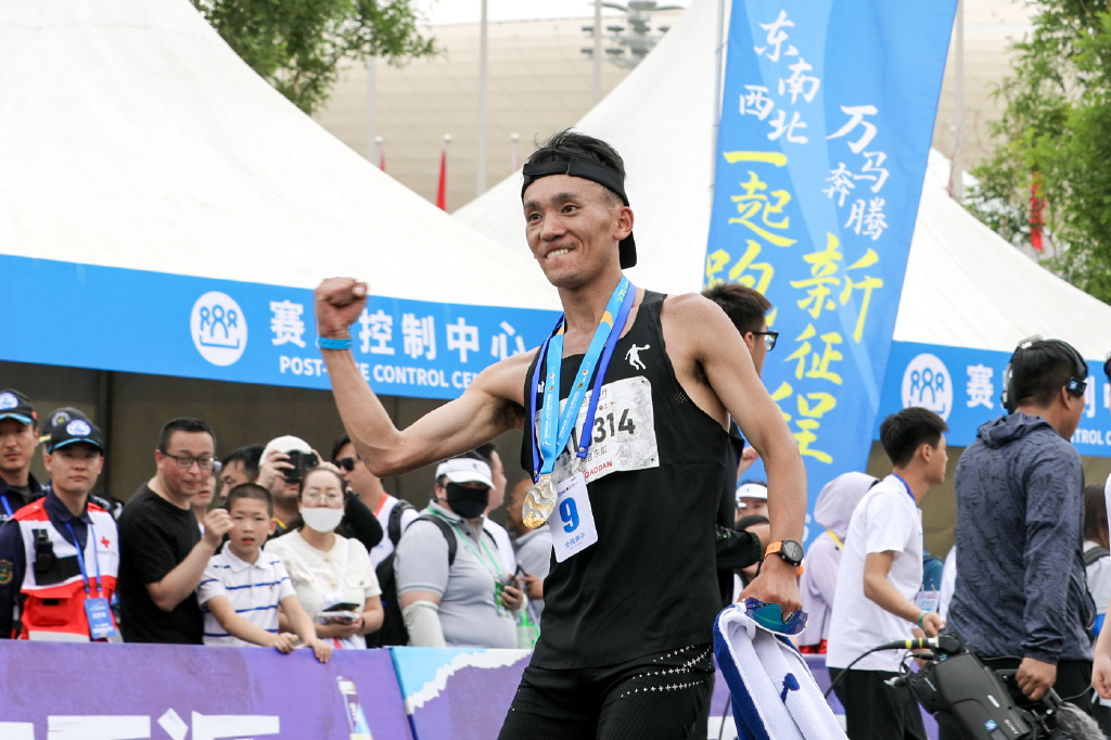 兰马全马男女赛会纪录,兰马破赛会纪录多少钱