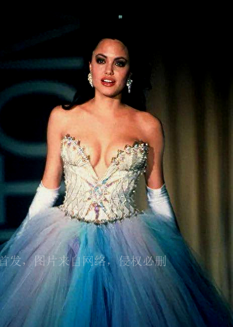 投胎这事真是被她拿捏了，合理怀疑娘胎里她给自己捏了脸