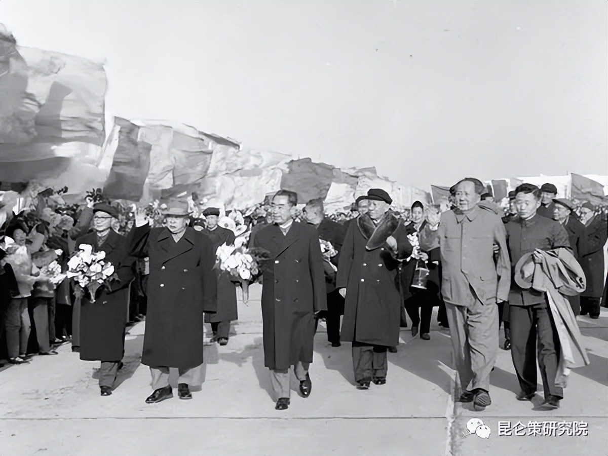 王忠新：普京免除2000多亿美元外援债务，如此国力和担当岂能小觑