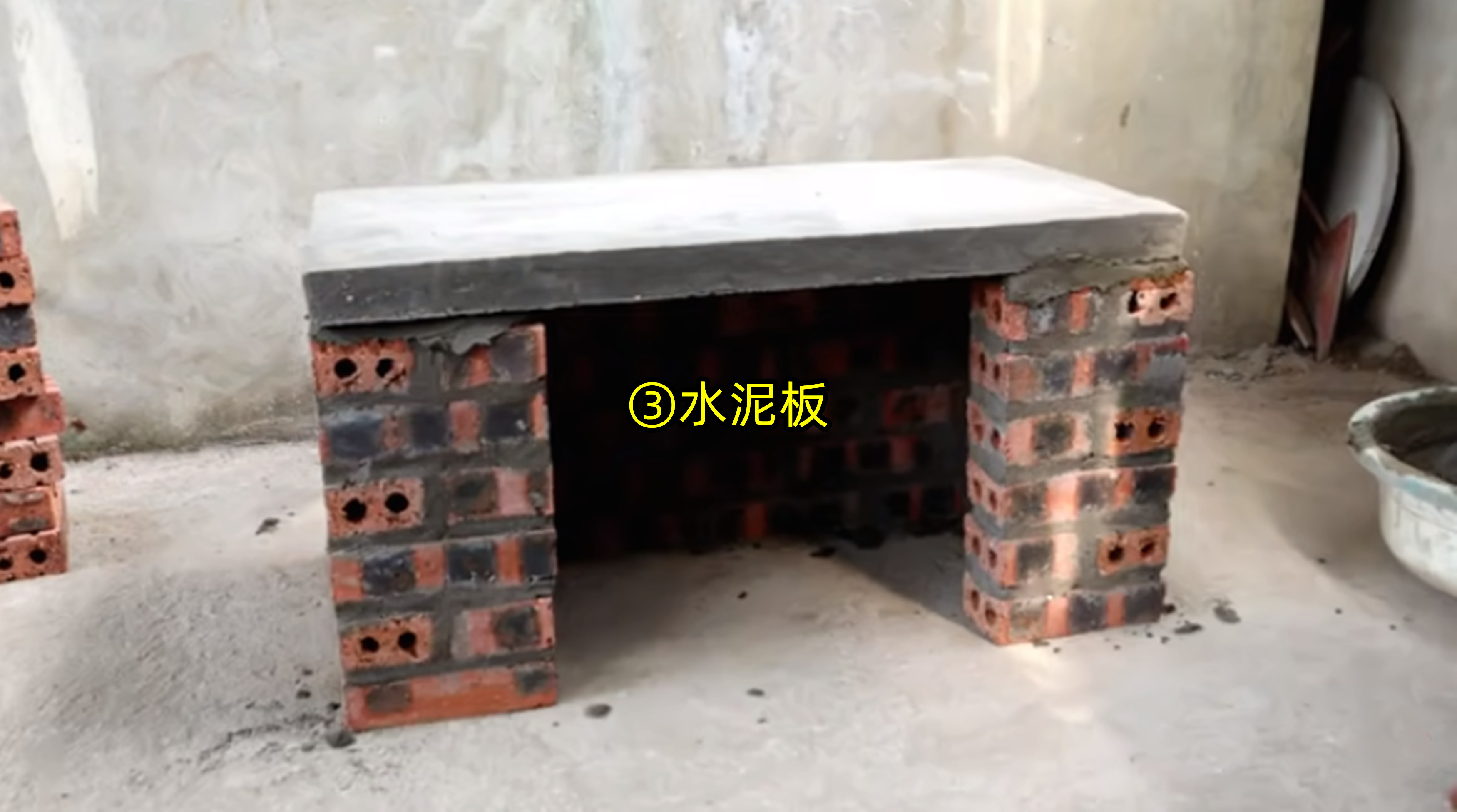 用红砖砌的柴火小炉子,怎么用红砖砌一个柴火炉