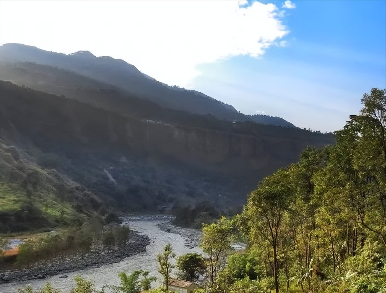卡利甘达基峡谷深度,尼泊尔的卡利甘达基峡谷