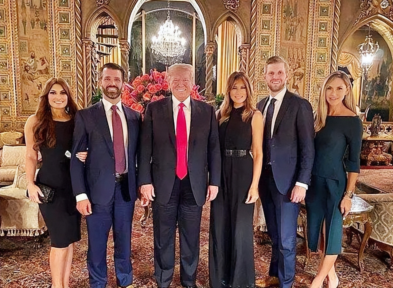 马克龙娶了24岁的老婆,马克龙娶了比自己大24岁的老师