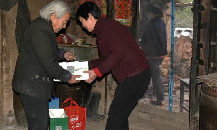 如何在老公面前跟婆婆相处,老公长期不和妻子亲近怎么谈话