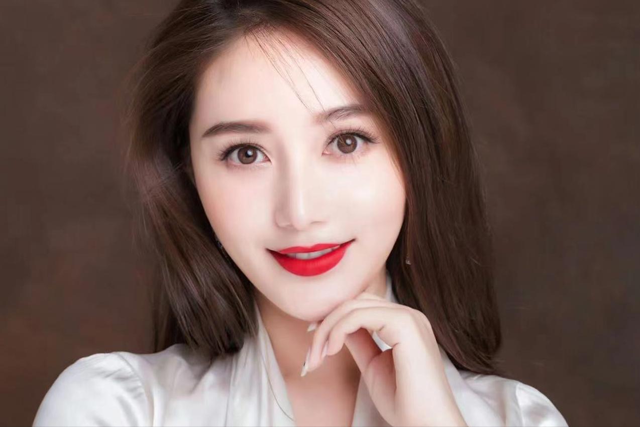 黄晓明杨颖被曝分居两年,黄晓明又和绯闻女友同框了