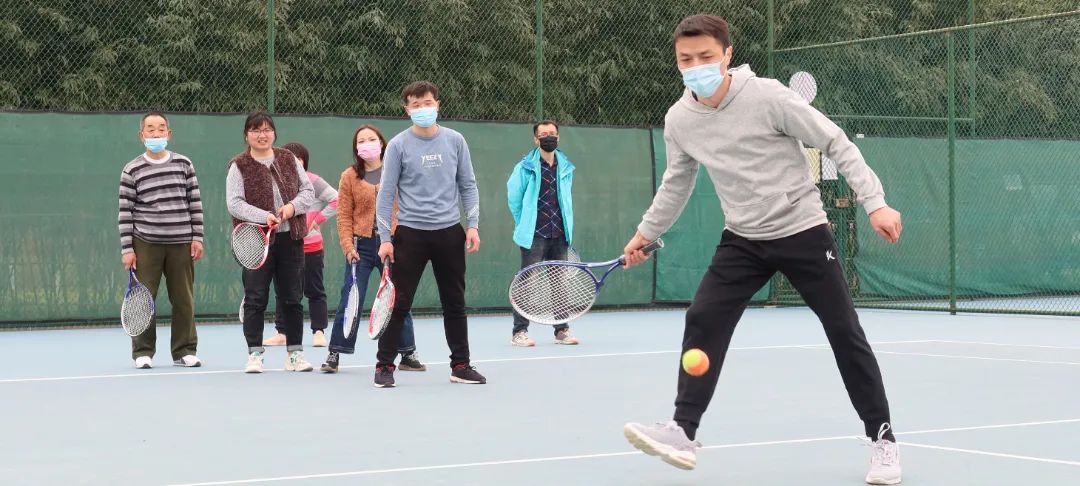 全民健身日健身盛宴点燃运动激情,周末公益养生课