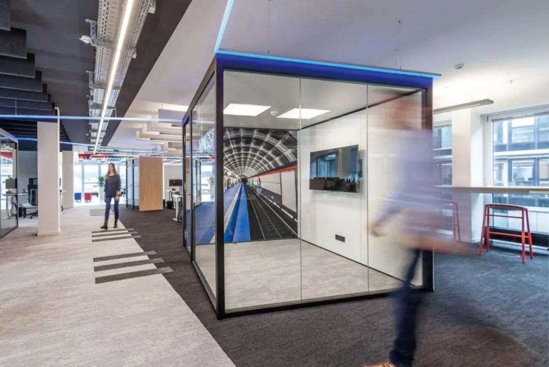 藏在写字楼里面的工作室,智慧办公工作站