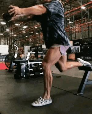 锻炼上肢力量的健身动作,练习肩背力量的健身动作