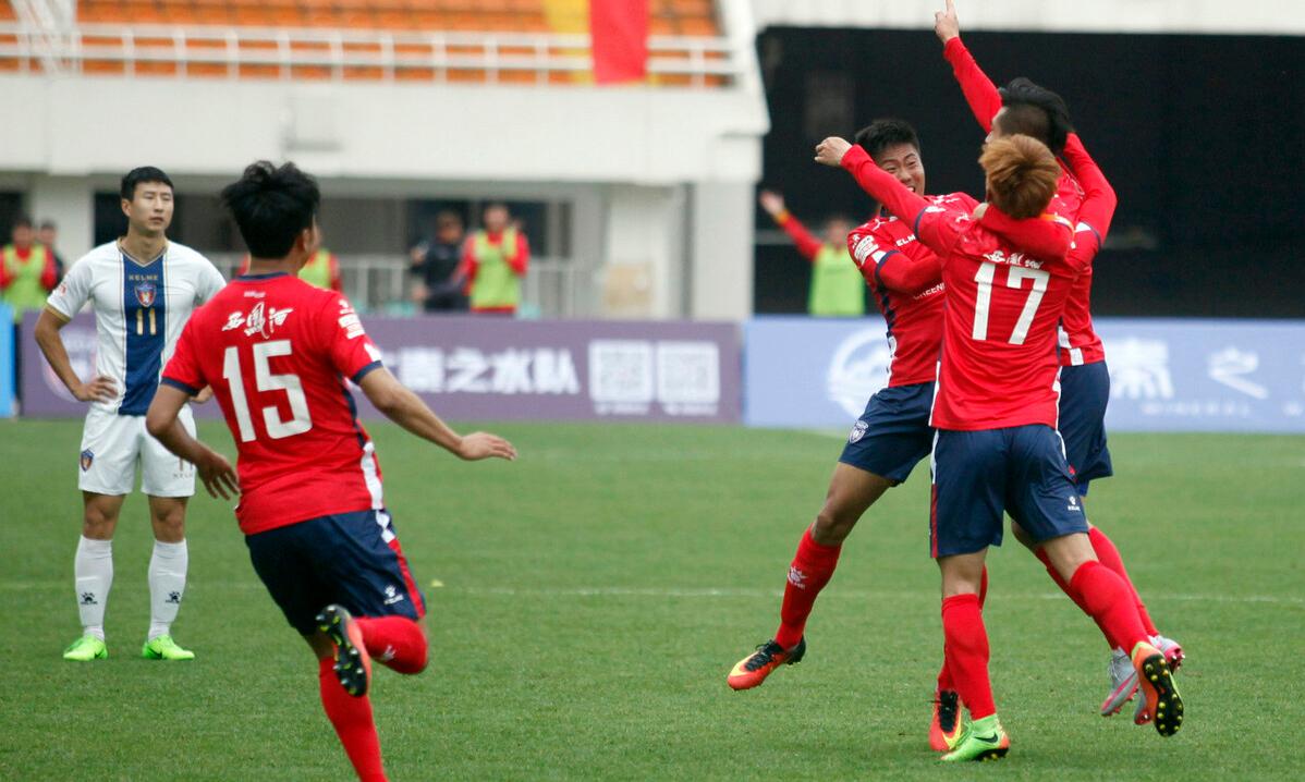 足球运动员降薪,足球降薪政策