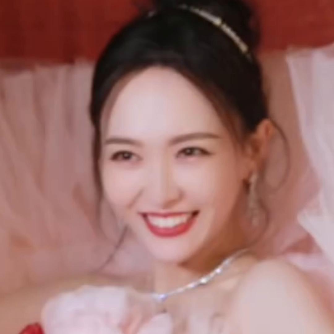 明星红毯衣服脏了需要赔钱吗,明星礼服弄脏为什么要赔钱