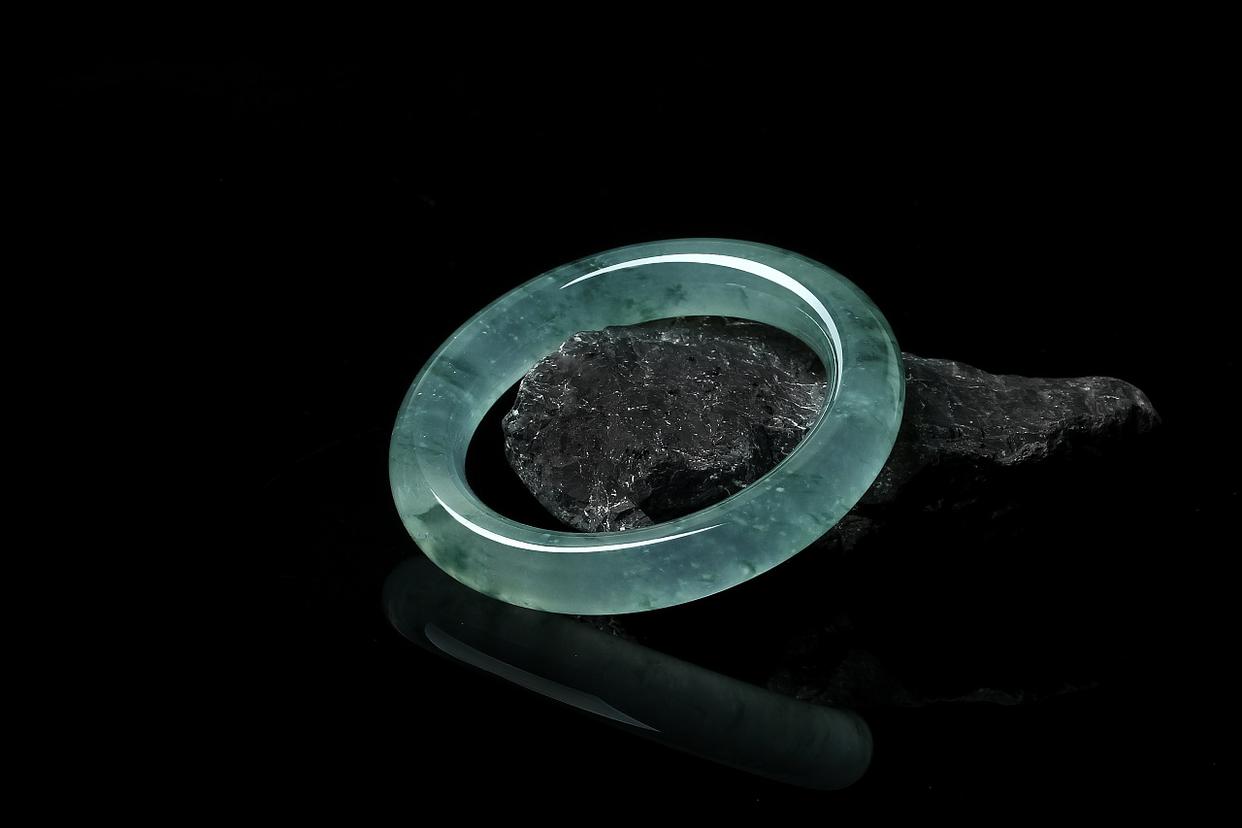 在文玩圈要记住，二手的翡翠不能买，有这几个原因！