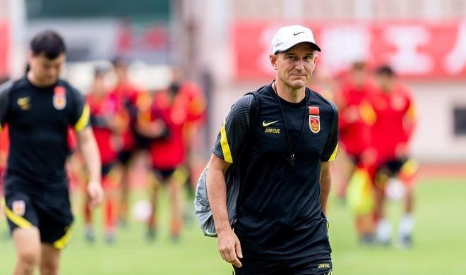 扬科维奇谈中国足球,国足扬科维奇的阵型