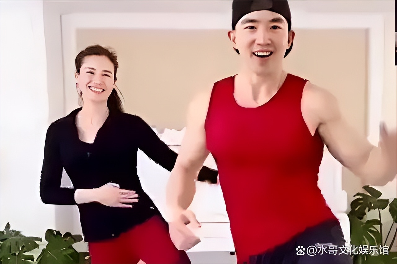 7天涨粉千万，百万观众被邀去看私人直播，主角竟然是主播的妻子