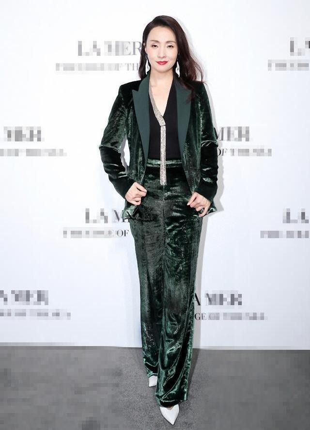 陶虹的双眼皮跟哪个明星的像,陶虹的双眼皮是怎么回事