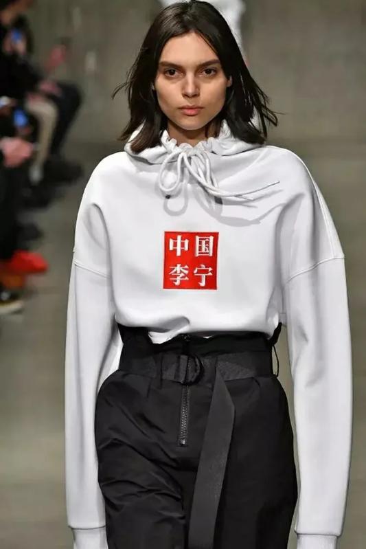 李宁日本服谁设计的,对于李宁日本兵服装的看法