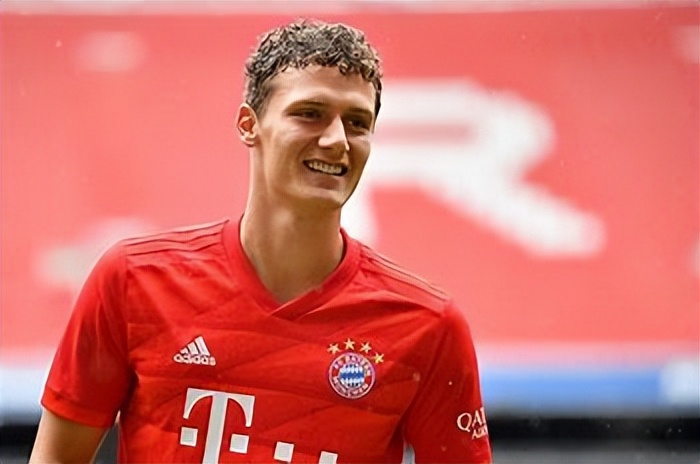 每日足坛交易,曼联签下马竞菲利克斯