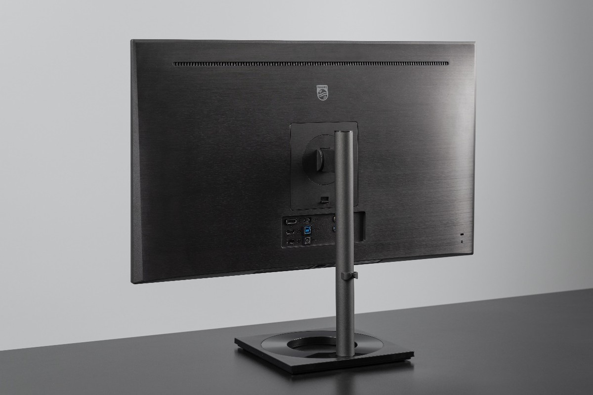 4K高素质OLED普及化“第一人”飞利浦27E1N8900显示器测评