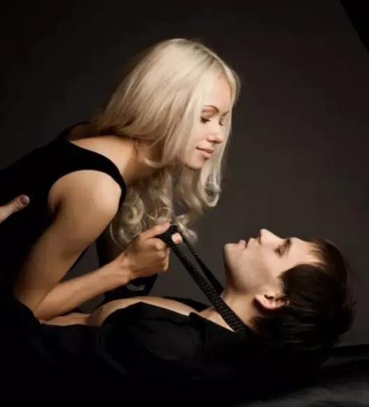 学会这一招轻松拿捏男人,教你一招拿捏男友